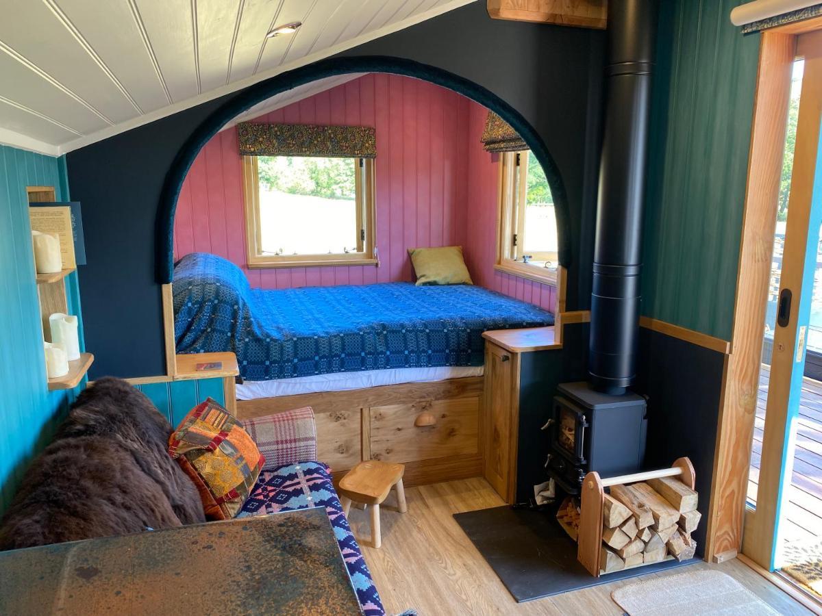 Dol Swynol Glamping Luxury Cabin With Outdoor Bath Villa Aberystwyth Exteriör bild